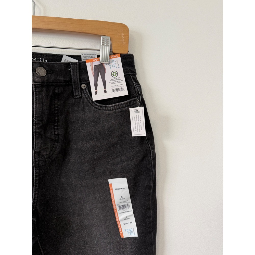 Time and Tru Women's High-Rise Curvy Skinny Jeans Black Wash Size 2 Short – NWT - Picture 3 of 4